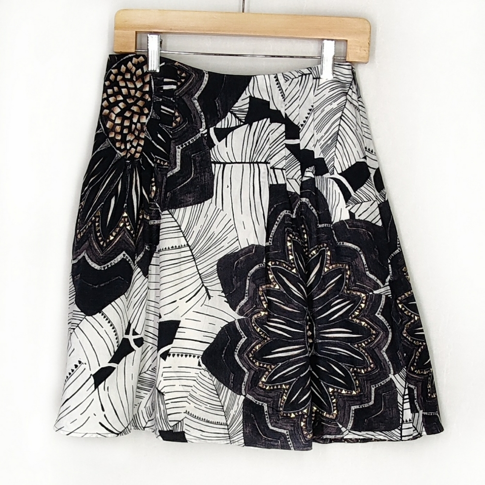 White house black market skirt, size 2, A line skirt. - Picture 3 of 4